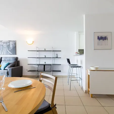 Pi I Sunyer 2-b -apartamento Amplio Y Luminoso En El Centro De Roses, Delante Del Mar, Con Vistas Al Mar. - Es-228-118 Apartment